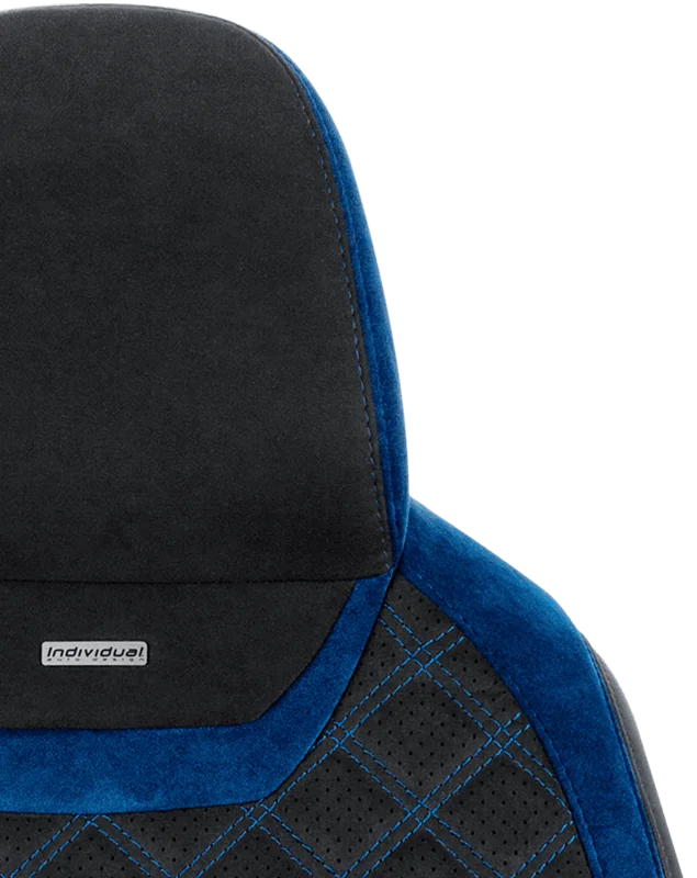 Close-up van stiksels en materiaaldetails van een stoelhoes